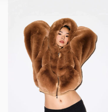 Fleece-lined Eco-Friendly Faux Fur Jacket With Zipper - threadspired